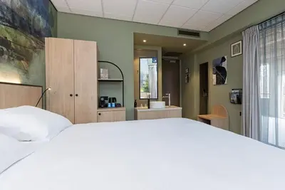 Image de Discover Dutch Nature from Modern Marknesse Hotel Near Fashio Outlet - 2 Units