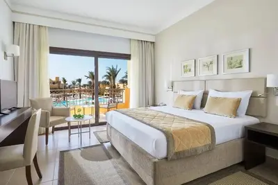 Image de Red Sea Retreat | 2 Rooms, Full-service Spa, Waterpark & Family Fun by the Beach