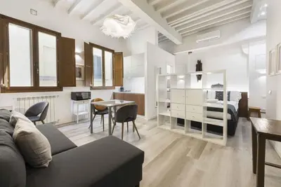 Image de Queen by MMega Homes & Villas