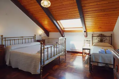 Image de The Marquis’s Apartment – Artistic Retreat with Vesuvius View