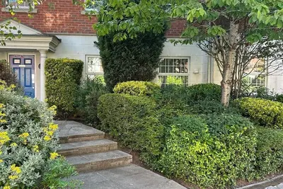 Image de Charming 2-bedroom apartment near Southport with free parking