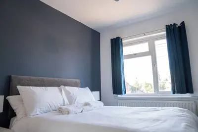 Image de Chic & Spacious 4-Bedroom Apartment – Berry Mansions