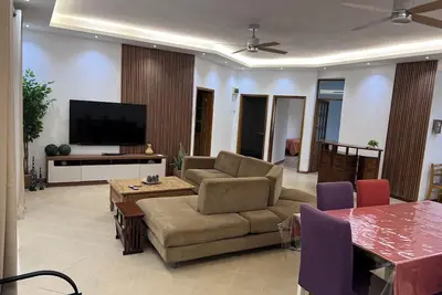 Image de Newly refurbished 3 bedrooms apartment at 3 mins walk to the beach & common pool