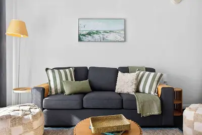 Image de Stylish Cbd Stay 2br with Balcony & Wi-Fi