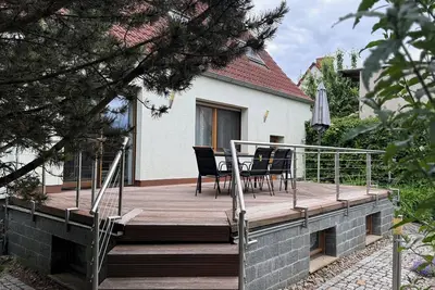 Image de Spacious house by the river