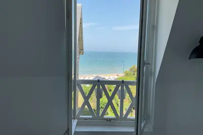 Image de Villa Odette beach appartement en front de mer avec une vue imprenable.