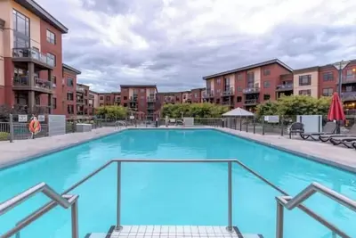 Image de Cozy Lakehouse Condo with Pool