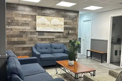 Image de Soothing 3-bedroom apartment with Ac in Farmingville
