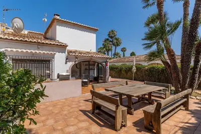 Image de Three-bed 6 person house, 650m from Arenal beach