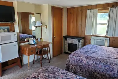 Image de Economy Double Room, 2 Double Beds #14