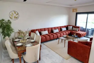 Image de A 5mn de la plage, élégant appartement de relaxation, Piscine, Air de jeux, Parc