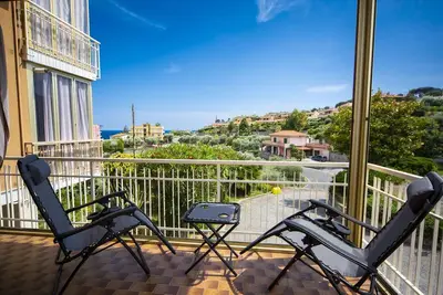 Image de Vittoria's house with private covered parking with partial sea view