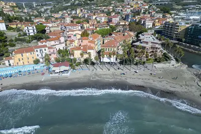 Image de Three-room apartment 50m from the sea