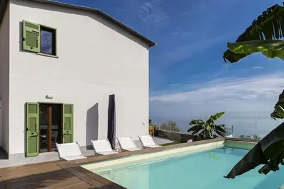 Image de Stunning sea-view villa with two independent flats.