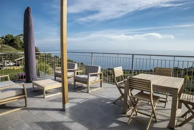 Image de New flat in Villa with large sea view terrace