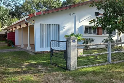 Image de 500m Plage, 300m Marché journalier, Proche Lac, Mini-golf, tennis, Fibre, Wifi