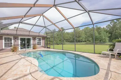 Image de Spacious 5-Bedroom Retreat with Private Pool!