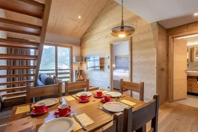Image de Wifi, pied des pistes de ski, sauna, hammam, télévision, casier à ski, 55m², Vercorin