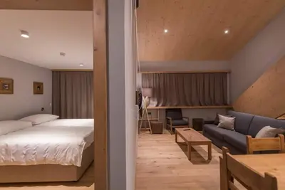 Image de Wifi, pied des pistes de ski, sauna, hammam, télévision, casier à ski, 79m², Vercorin