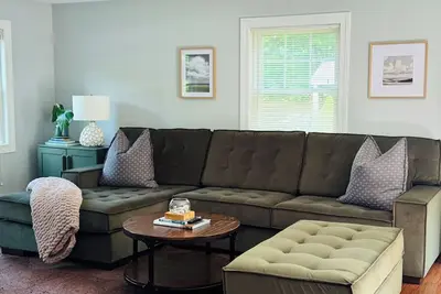 Image de Downtown Freeport House with Lawn, Grill, Ac, and Pickleball Courts!