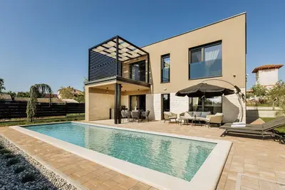 Image de Nice Home In Tar With Private Swimming Pool