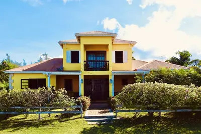 Image de The Yellow House - Jolly Harbour