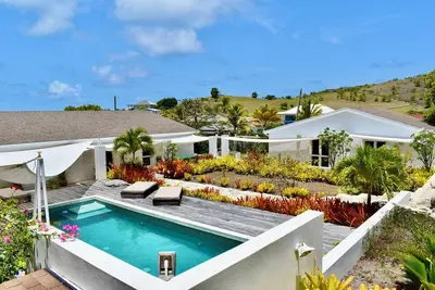 Image de Villa Annalibe–Oceanfront 5-Bedroom Villa with Pool near English Harbour Antigua