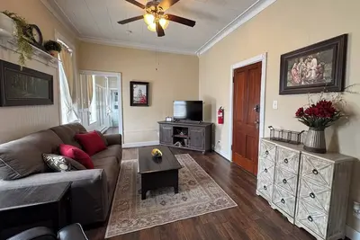 Image de Historic Downtown Nauvoo | Temple Walk & Parking