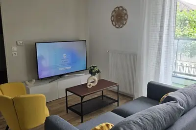 Image de T2 cosy, calme + balcon, parking