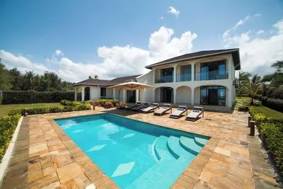 Image de Luxury Beachfront Bliss Awaits in Zanzibar