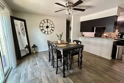 Image de Cozy 2br Retreat with Home Gym and Desks in Safe Nw Austin Near Parks