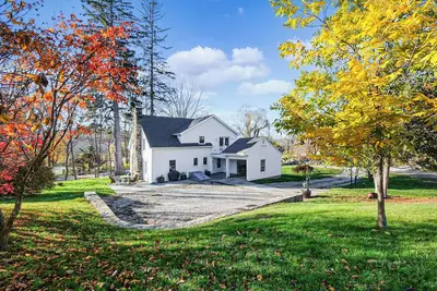 Farmhouse & Private yard in Patterson Ny