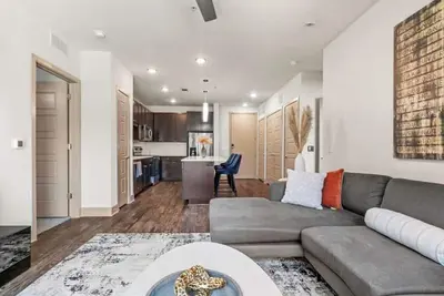 Image de Modern 2br/2ba Apartment w/ Pool + Smarthome