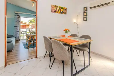 Image de Appartement de deux chambres avec la terrasse Vir (A-24741-a)