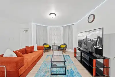 Image de Spacious, Family-Ready Stay Minutes from Manhattan