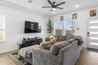 Image de Houston Cozy Townhome - Family-friendly:20 minutes to Downtown/Galleria