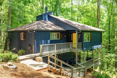 Image de Bärenhöhle- Updated Cabin with Hot Tub, Fire Pit and more in Alpine Helen