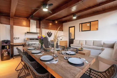 Image de Brand-New, Stylish 3br Oasis in Peaceful Berawa