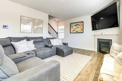 Image de Pool Access, 2 Mi to Main St: Fountain Inn Home!