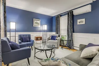 Image de 1 Mi to Dtwn Providence: East Side Retreat!