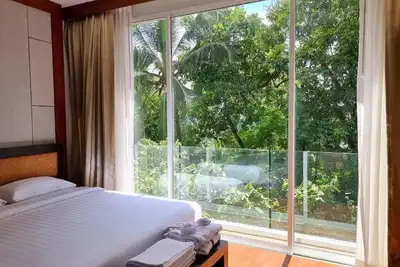 Image de 3 Bedroom Apartment 135м² with panoramic garden View 300m from the sea