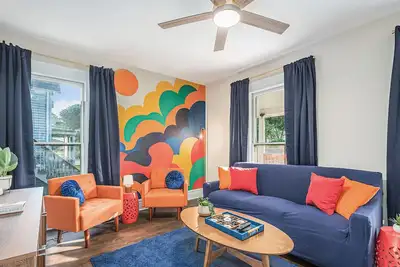 Image de Bright BnB Apartment 1s: King Bed + Near Vu