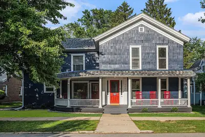 Image de The Navy Gem | Historic Downtown Home—Sleeps 20