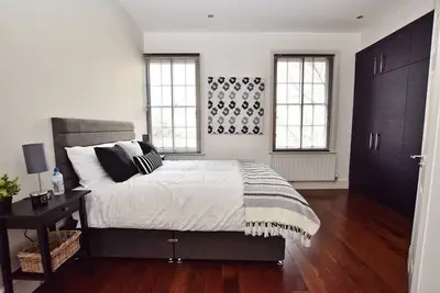 Image de Derby 2 Bed Town House - University & City in Mins - Dog Friendly