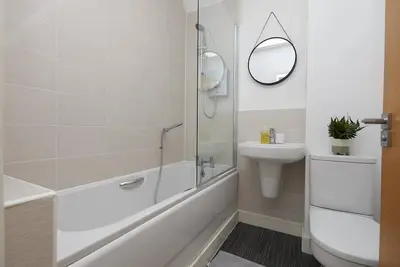 Image de Derby City Base - 2 Bed Near Hospital, Driveway Parking, Garden