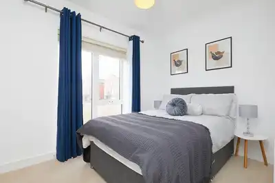 Image de 3 Bed Townhouse Haven - Steps from Royal Derby Hospital, Driveway Parking