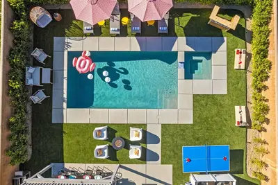 Image de 5 mins to Coachella - Resort-Style Pool and Spa