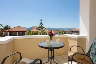 Image de Ammos Comfort Apartments - 2 Bedroom Apartment N2, 400m from Kalamaki Beach