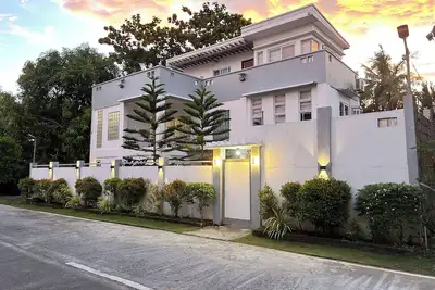 Image de Matnog Homestay near the Beach with pool.