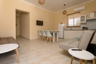 Image de Ammos Comfort Apartments - 2 Bedroom Apartment N3, 400m from Kalamaki Beach